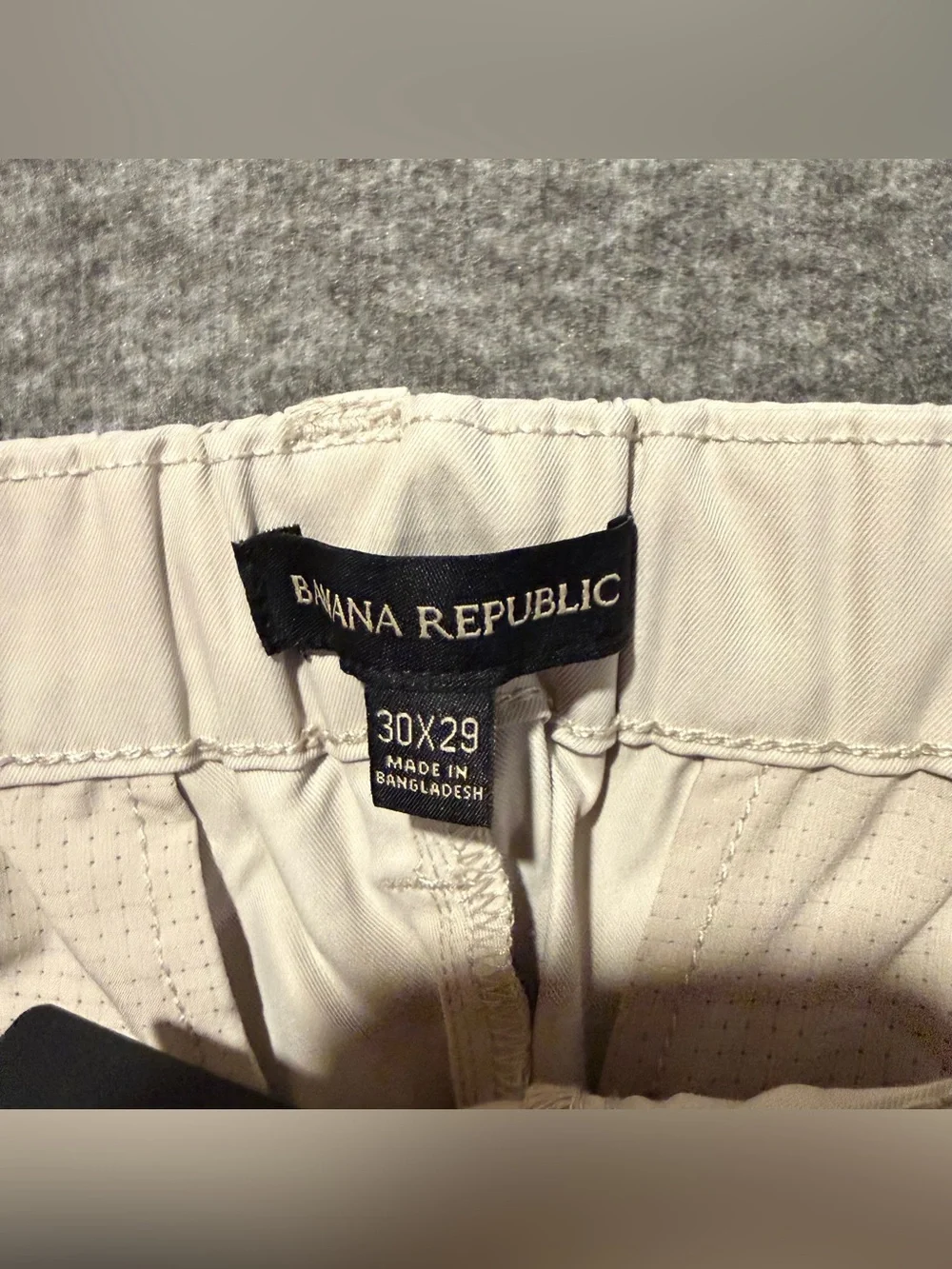 Banana Republic Commuter Flex Pants Mens 30x29 Tan Polyester Performance Light